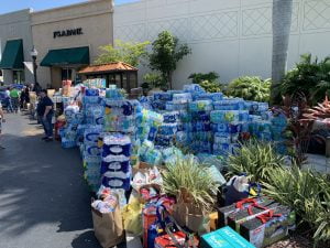 Donación de suministros de socorro para huracanes